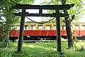 車站南邊望向大山祇神社鳥居（2016年4月30日）