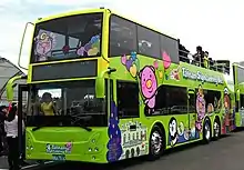 一輛車身由大吉汽車打造的府城客運Volvo B8RLE（英语：）開頂低地板雙層巴士