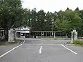 公園入口保存的舊鮎貝澤橋橋柱