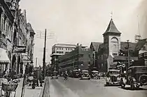 三十年代的中山路湖北路路口，水师饭店旧址时为日本居留民团，其面的亚当斯大厦已建成