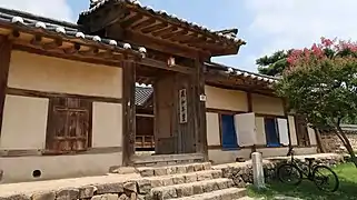 河回村忠孝堂（朝鲜语：）