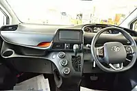 2015 豐田Sienta車內（未改型，日本）