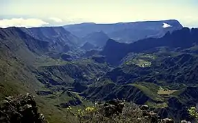 馬法特（法语：）冰斗及拉努韋勒（法语：）