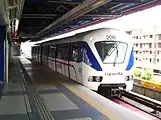 一辆Innovia Metro 200在本站停靠。