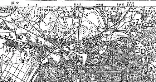 1939年的奉天地图。可见老站和连接的奉山铁路和奉吉铁路。南满铁路（连京线）不经过车站并与三洞桥和奉山线立体相交