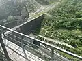 俯瞰废弃岩岱三号隧道和新建岩岱隧道成端