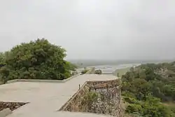 从吉兰炮台上眺望