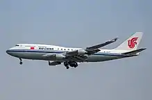 朝鲜领导人金正恩前往新加坡时乘坐的中国国际航空B-2447号客机（2018年3月摄）