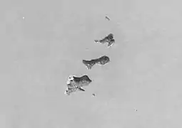 1969年12月的白塔山群岛卫星地图，最下的大岛为白塔山。