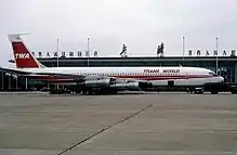 环球航空波音707客机于虹桥机场，1980年