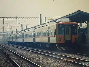 2001年1月21日，配合集集線復駛擔任專車停靠在二水的DR3100型柴聯車