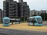 在非架空線段上運行的輕軌列車(濱海沙崙站～淡海新市鎮站間)