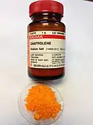 Dantrolene Sodium Salt單挫林的鈉鹽是橙色結晶固體。