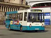 一輛隸屬Arriva Merseyside的East Lancs EL2000車身飛鏢巴士，行走於利物浦市（2005年）