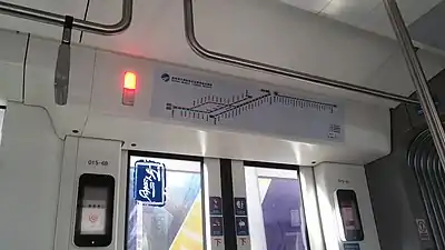 第一批列车不设电子路线图,而是将全系统路线图贴在车门上方