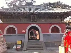 戒台寺山门