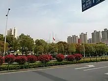 4月4日当天，江苏省苏州市一所学校下半旗。