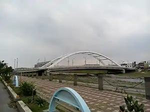 豐里橋新橋（非靠出海口處的新豐里橋）