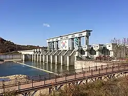 臨津江中上游郡南水壩的必勝橋