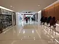 2樓商場通道提供座位讓公眾使用
