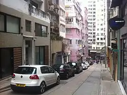 陡峭且狹窄的街道