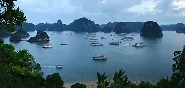 Hạ Long Bay托夫島