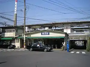 東口