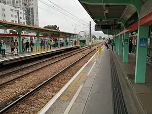 洪水橋站月台(2021年3月)