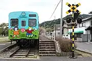 在市原站遺址保存的KiHa30和平交道警報機（2017年4月）