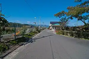 車站全景（右側為等待室、左側為月台）