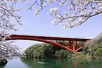 穿越勘八峽的東海環狀自動車道勘八橋