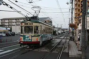 803號電車停靠中