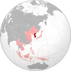 大日本帝國領土（淺紅色）內朝鮮半島的位置（深紅色）