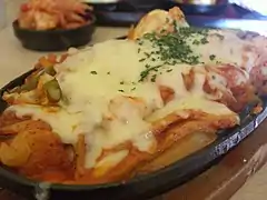 乾酪辣炒年糕（치즈 떡볶이）