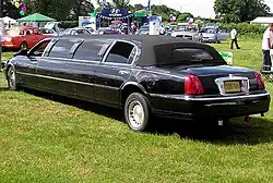 1998-02 Lincoln Town Car Limousine