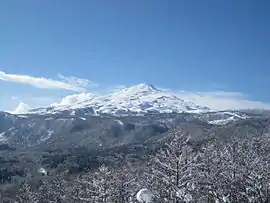 跨越秋田縣和山形縣兩縣縣境的活火山鳥海山