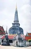 那空是貪瑪叻府著名Phra Baromathat Chedi佛塔