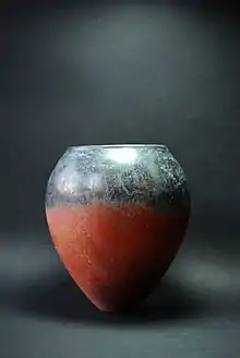 阿姆拉特的黑頂紅陶花瓶(約 3800-3500 BC).