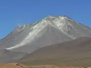 從玻利維亞看奧亞圭火山。