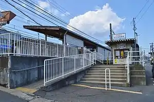 石山寺方向車站大樓