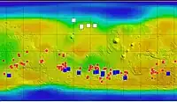 火星上的冰（白色）、盐（红色）和暖季流（蓝色）