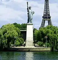 Statue de la Liberté du Pont de Grenelle à Paris