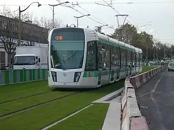 2005年试运行的Citadis 402