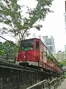 山頂纜車服務暫停期間停泊在堅尼地道站的纜車