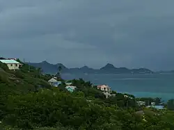 卡里亞庫島（後）和小馬提尼克島（前）