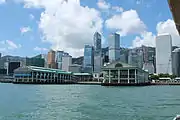 中環天星碼頭（右，往尖沙咀）和香港海事博物館