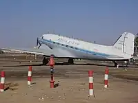 2012年，存放在艾拉特機場的阿基亞航空道格拉斯DC-3。