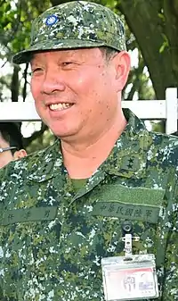 著陸軍服的將官（任季男中將）