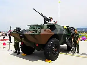 開放試乘的中華民國陸軍V-150裝甲車