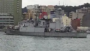 鳳江號巡邏艦（PGG-607）於基隆港移泊